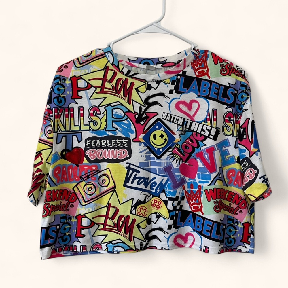 Girls Large Size 12-13 Short Sleeve Retro 80’s Inspired Graffiti Crop Top